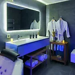 Residences 아파트