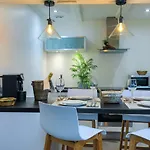 Residences 아파트 *