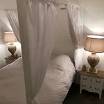 아파트 Residences *